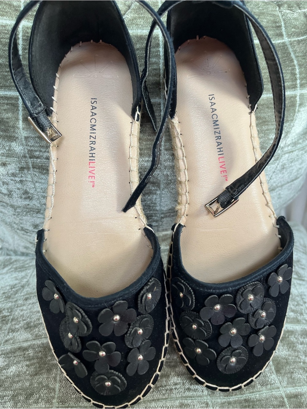 ISAAC MIZRAHI Black Floral Espadrille Sandals